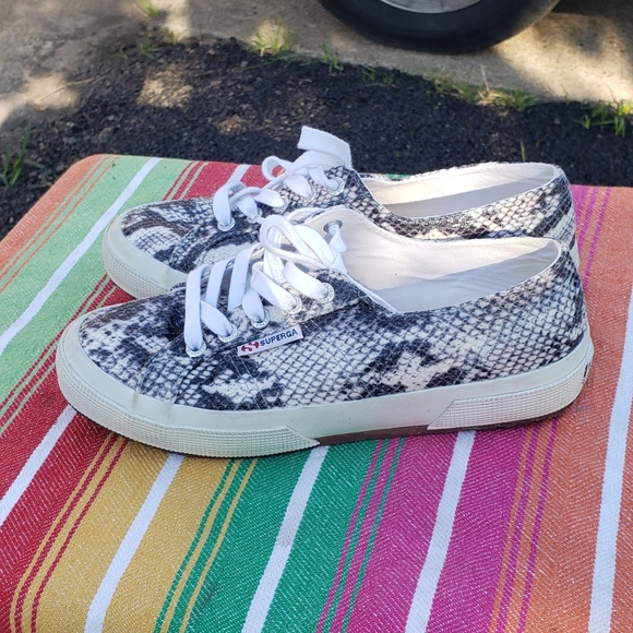 Superga shoes size 7.5 used once - Picture 3 of 7